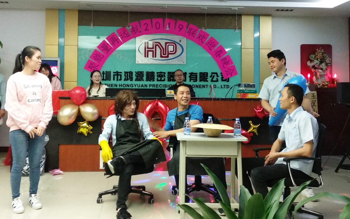 鴻源精密晚會小品《測謊機器人》